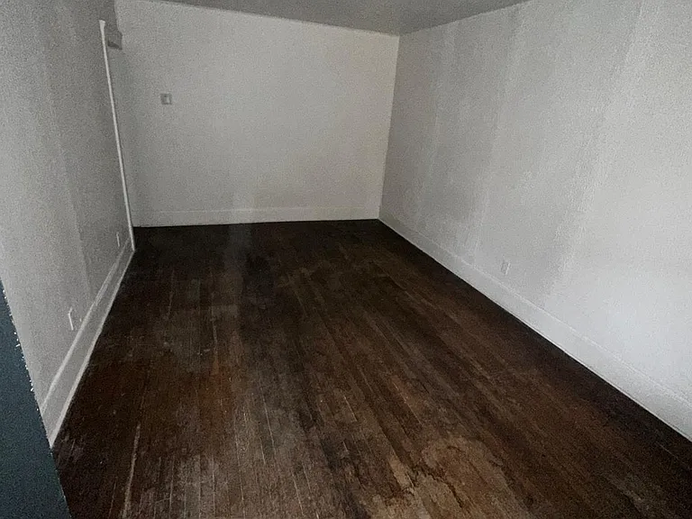 1234 W 6th St #1 — Photo 6