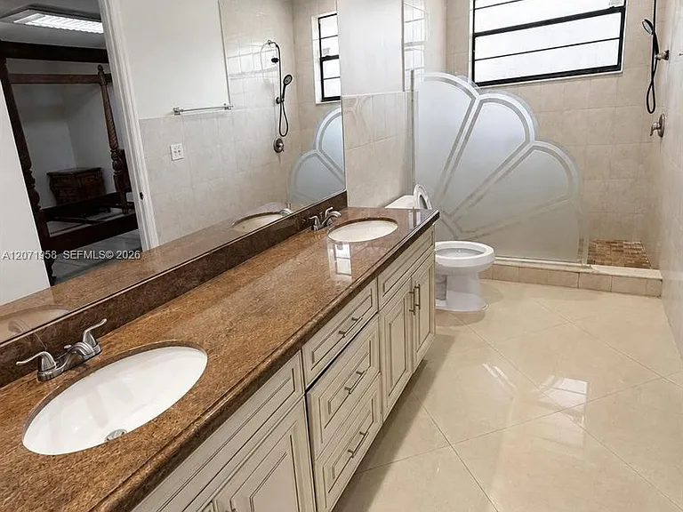 8142 Silver Palm Ct #17 — Photo 17