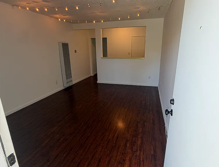 11300 Youngworth St #5 — Photo 11