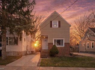 11915 Franklin Blvd, Lakewood, OH