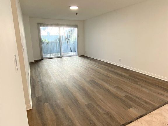 5th image of 400 N Oakland Ave APT 204