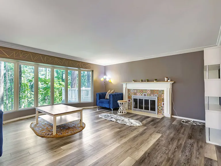 24714 SE Mirrormont Way — Photo 6