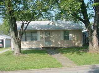 515 Hillsdale Dr, Carmi, IL 62821