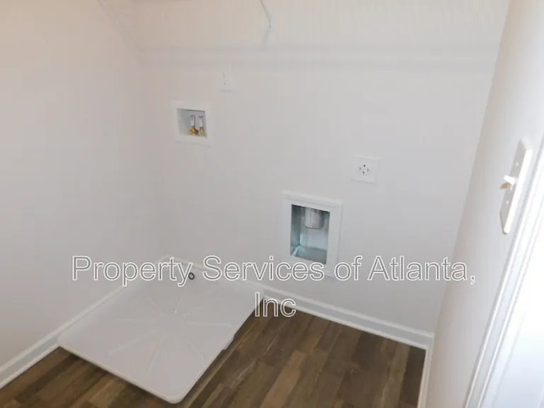 523 Ryan Ct — Photo 17