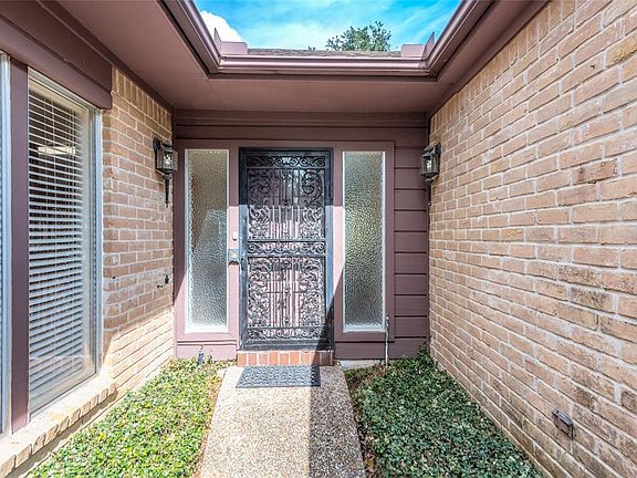 4th image of 38 Bendwood Dr