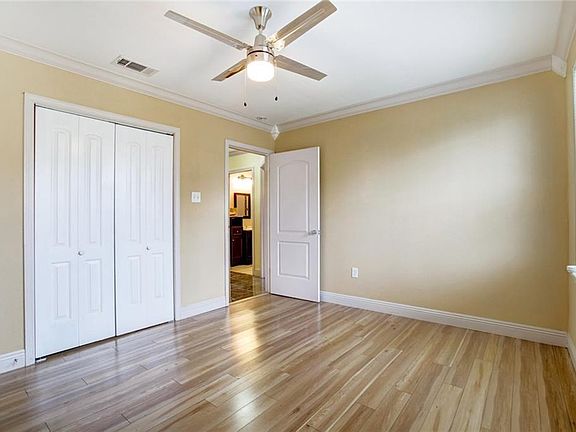 4th image of 2742 Prentiss Ave