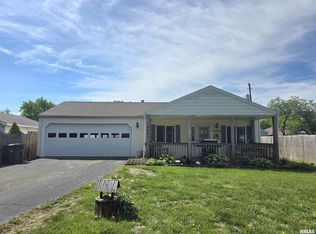 1406 Henrietta St, Pekin, IL 61554