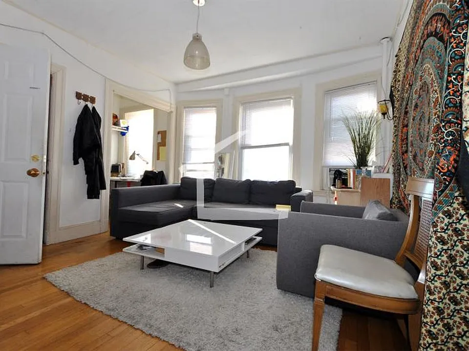104 Saint Marys St #8H