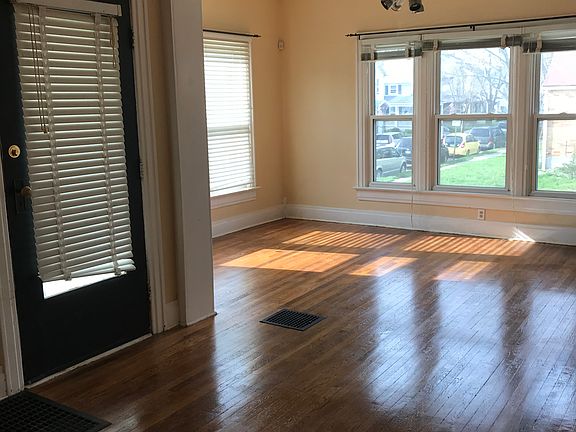 2nd image of 1302 Creighton Ave