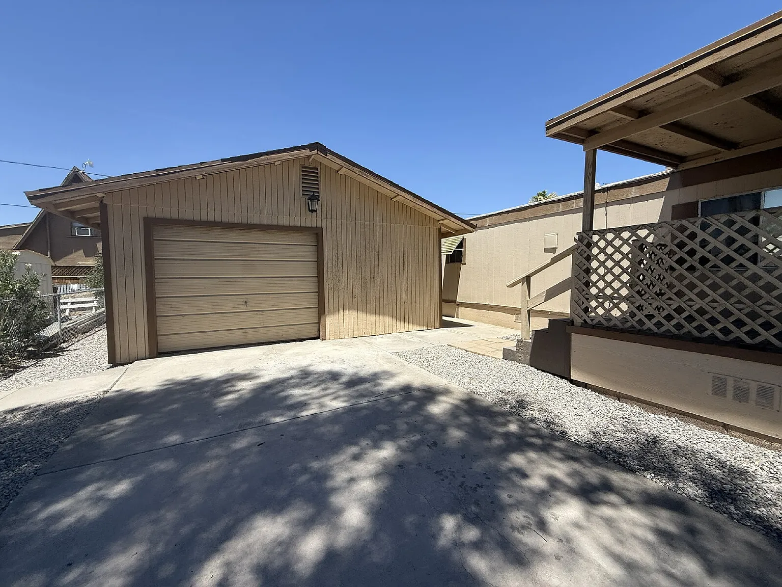 2 bed, 2.0 bath, 840 sqft, $1,200 — Photo 3
