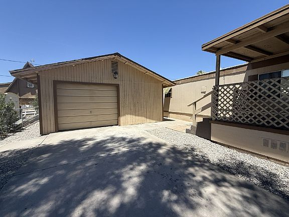 3rd image of 2111 Santa Cruz Ave