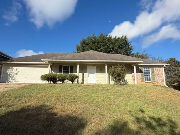 703 Lansdowne Ln, Ridgeland, MS 39157
