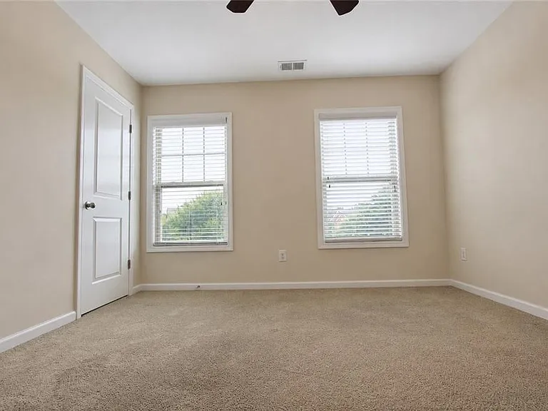 2132 Greencrest Cir — Photo 23