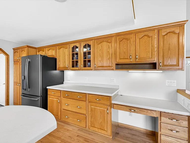 1010 Ganser Dr — Photo 7
