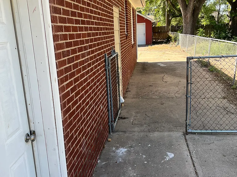 315 Anita Dr — Photo 23