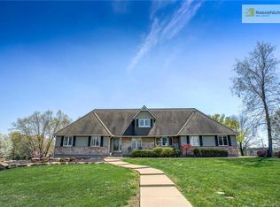11890 S Cherry Ln, Olathe, KS 66061
