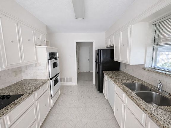 5th image of 4903 Ledgestone Dr