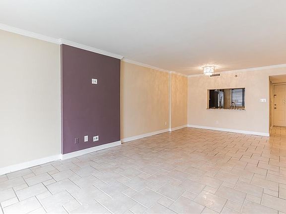 4th image of 201 W Laurel St APT 809