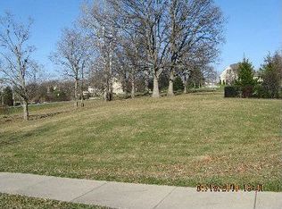 1747 Eagle Trace Dr, Greenwood, IN 46143