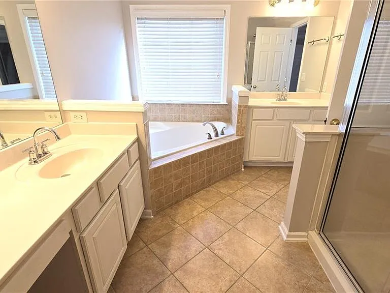 6099 Prestwood Dr — Photo 24