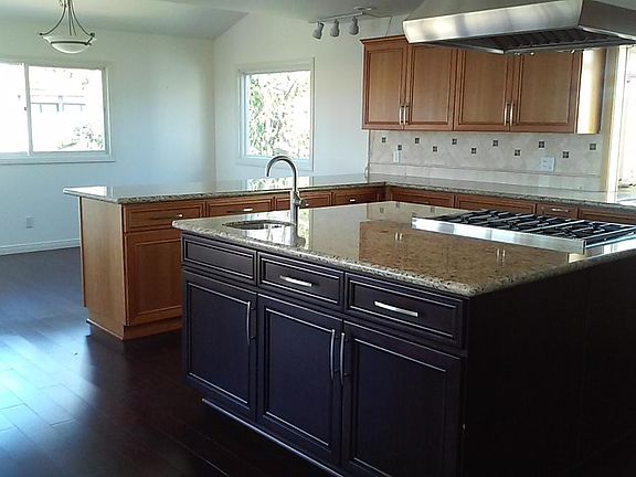 5th image of 939 1st St