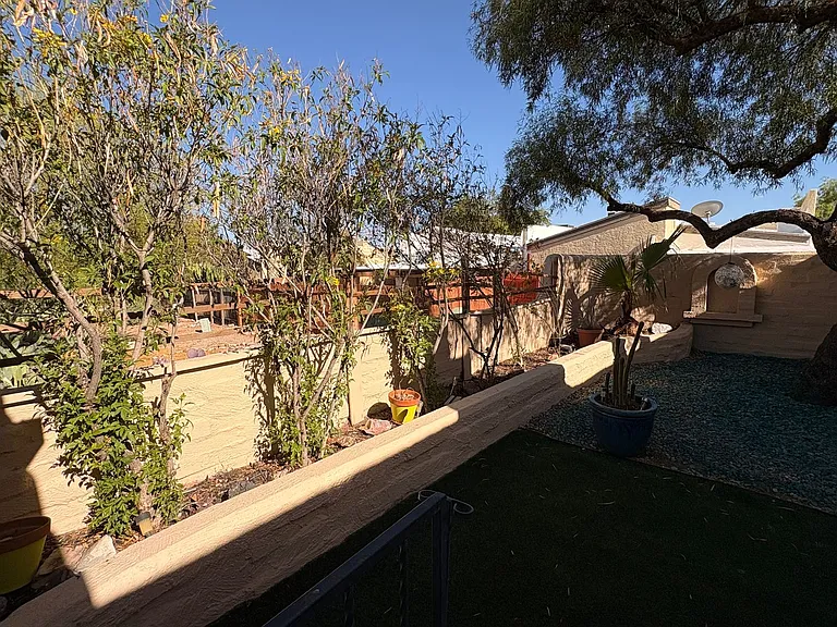 2371 W Calle Retana — Photo 26