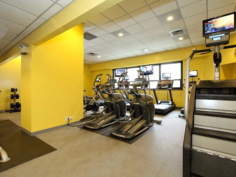 1030 N State St #5 — Photo 10
