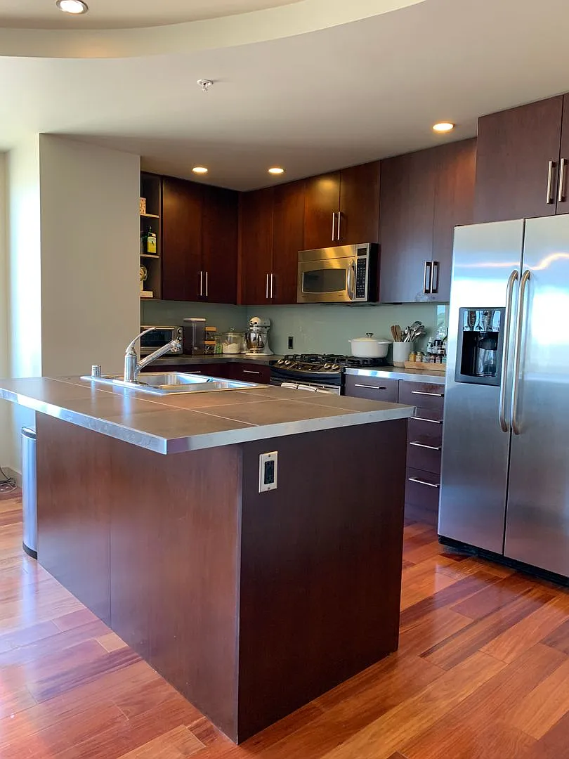 Stunning 1 Bedroom Condo in the Heart of Downtown/South Lake Union! — Photo 3