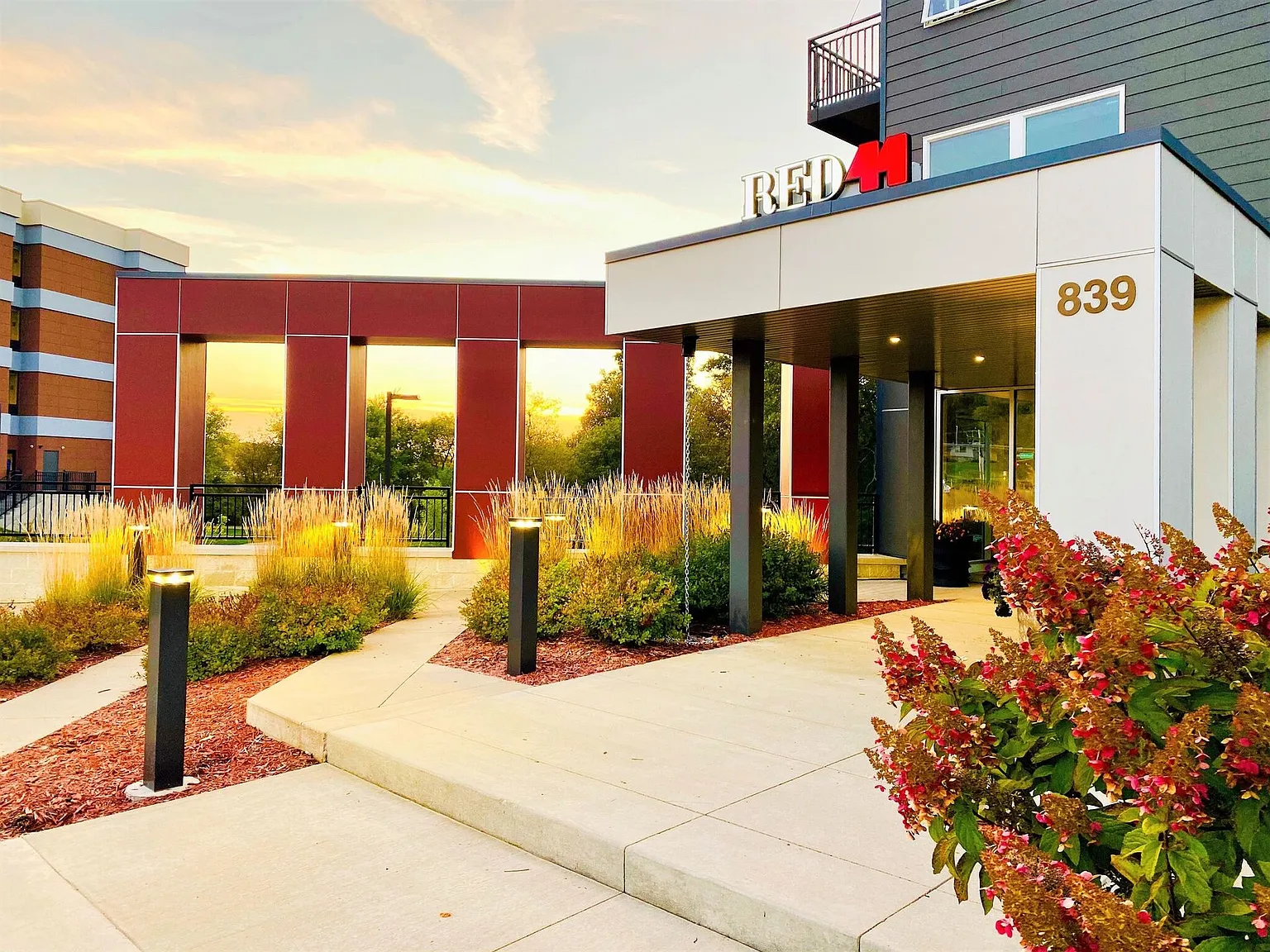 Red44 | Luxury Apartments — Photo 2
