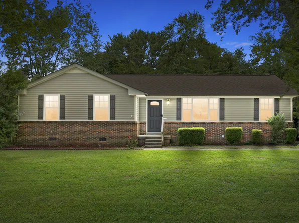 215 Taft Dr, Clarksville, TN 37042