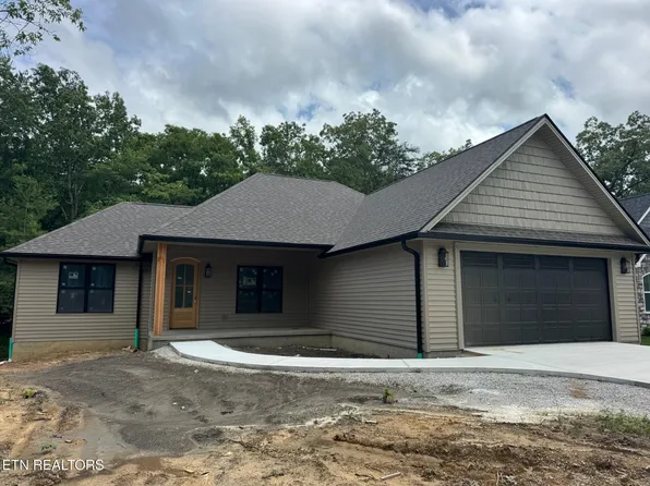 151 Hawes Cir, Crossville, TN 38558