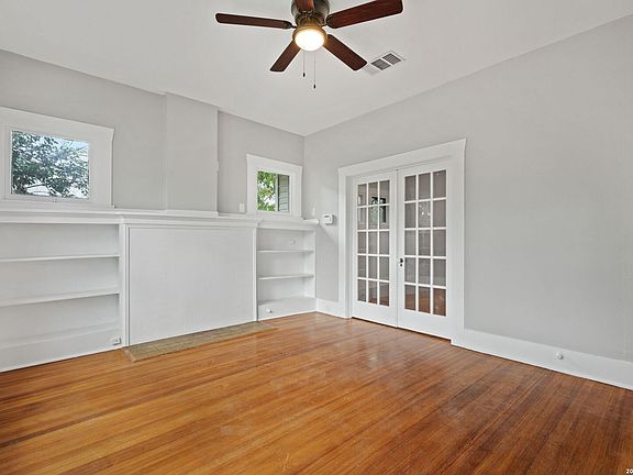 5th image of 627 W Mulberry Ave