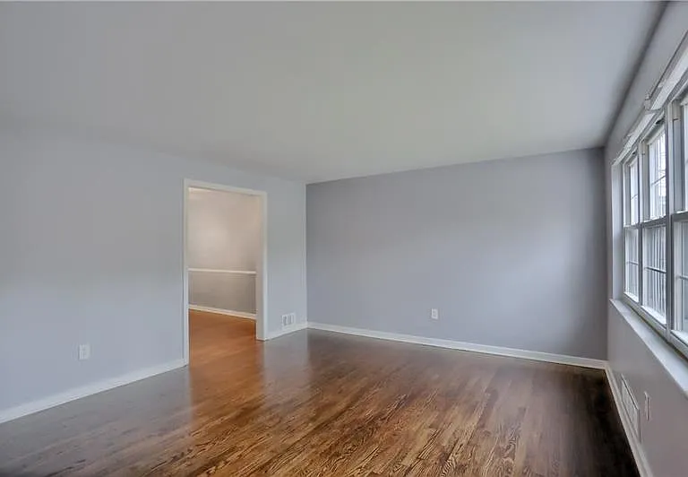 716 Maple Ln — Photo 5