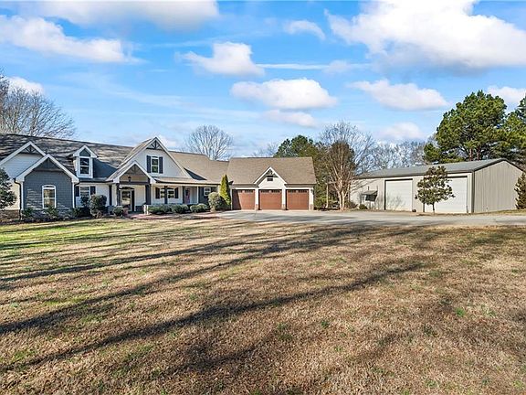 2nd image of 641 Bill Watkins Rd