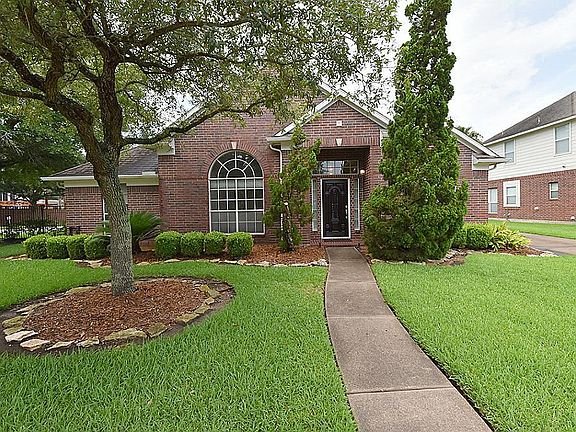 3rd image of 2426 Shelby Dr