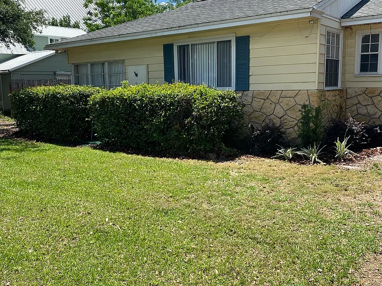 228 W Warren Ave — Photo 18