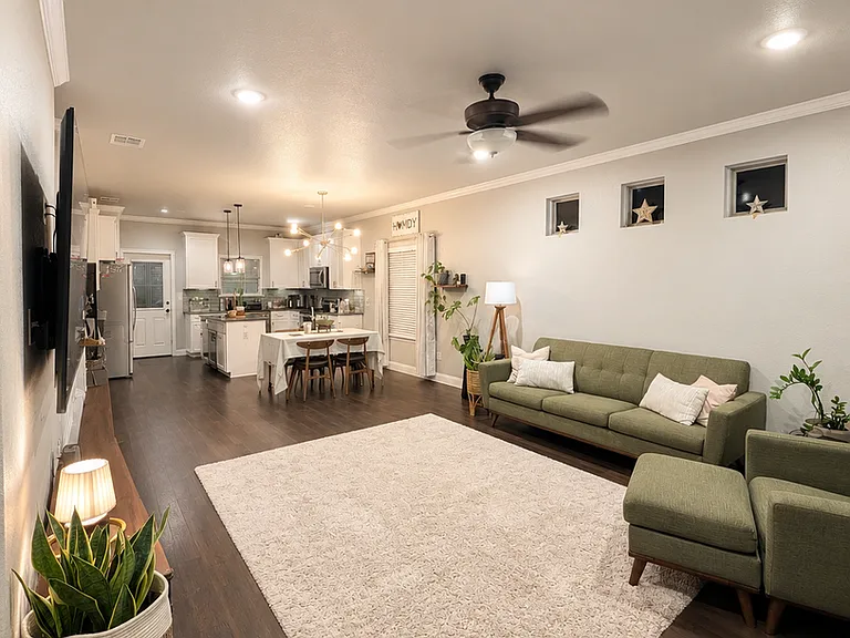1614 Black Kettle Trl — Photo 2