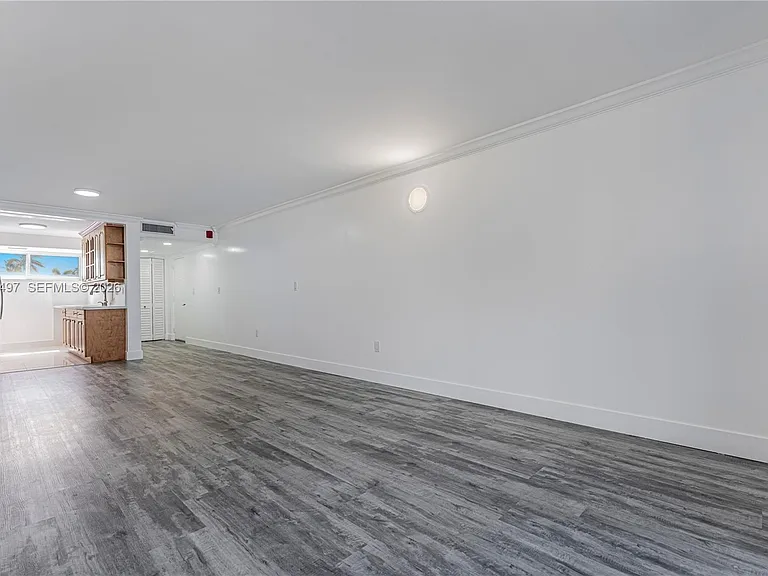 8340 Harding Ave #201 — Photo 20