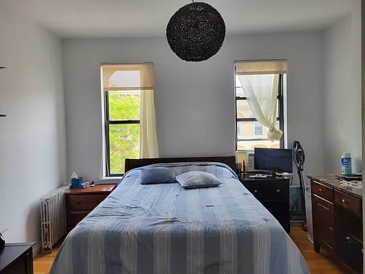 Rented by MCR Realty | media 5