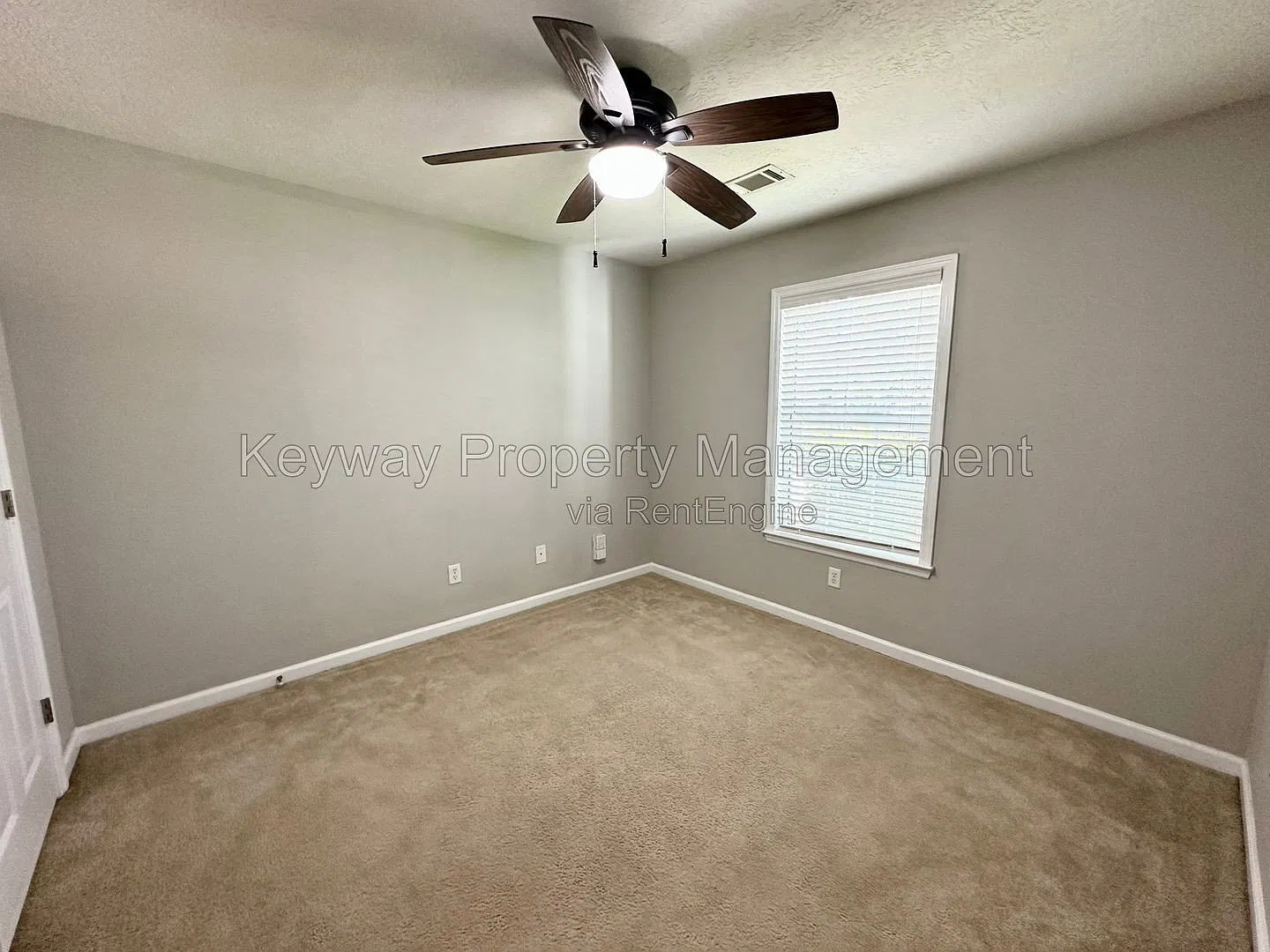 2 bed, 2.0 bath, 1298 sqft, $1,360 — Photo 3