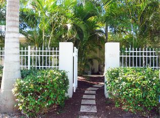 246 Grant Dr, Sarasota, FL 34236