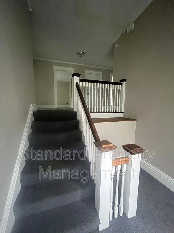 4 bed, 2.0 bath, $2,050 — Photo 3