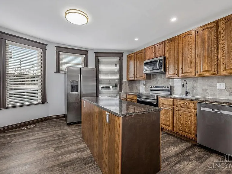 3481 Montgomery Rd — Photo 7