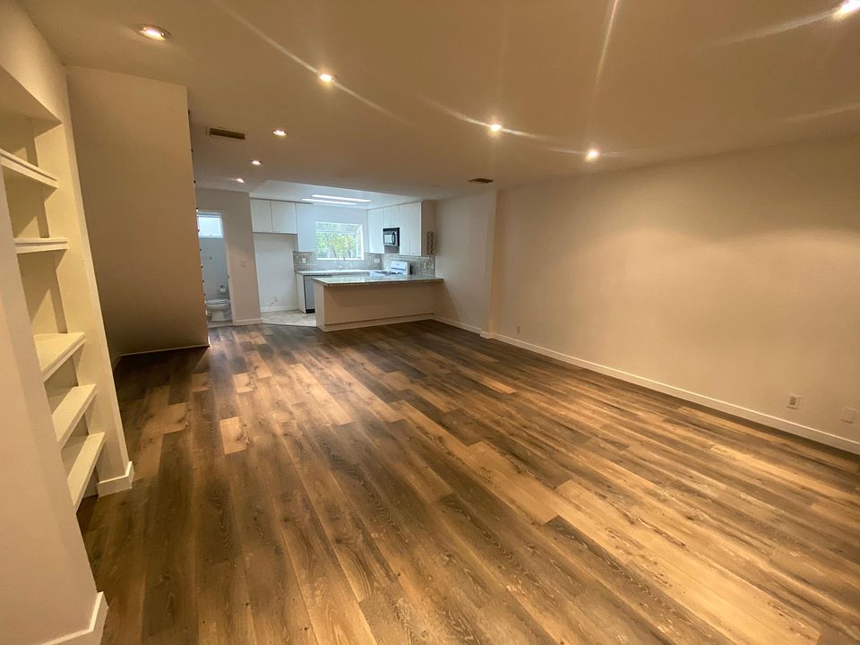 1st image of 849 S Shenandoah St #104