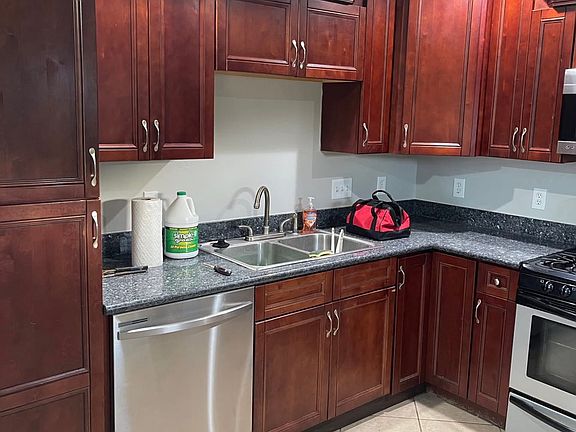 4th image of 3500 Kings Dr