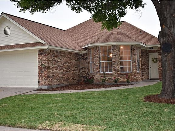 2nd image of 5905 Hillglen Dr