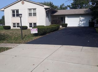 1502 Stafford Cir, Elk Grove Village, IL 60007