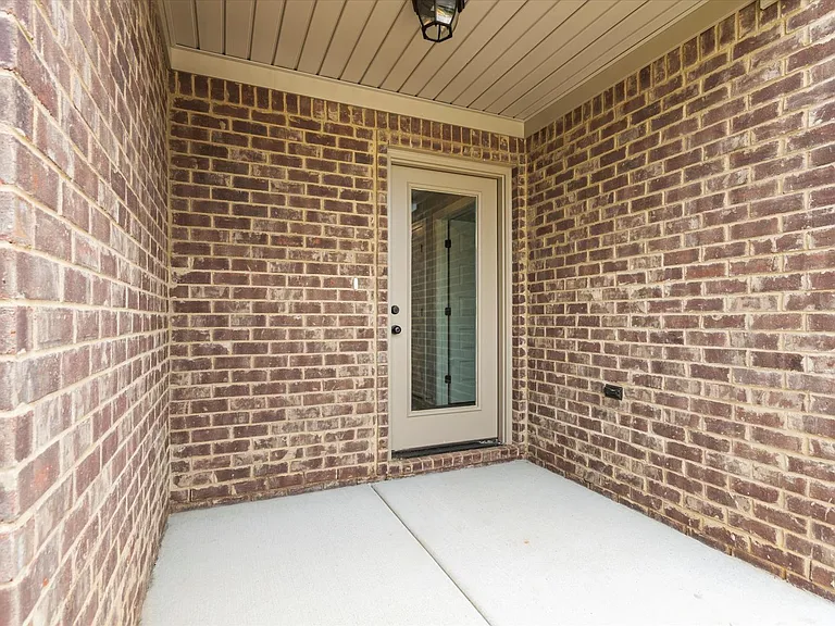 16097 Cohen Dr — Photo 32