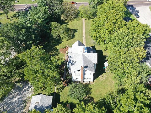 4th image of 298 S Lincoln Dr