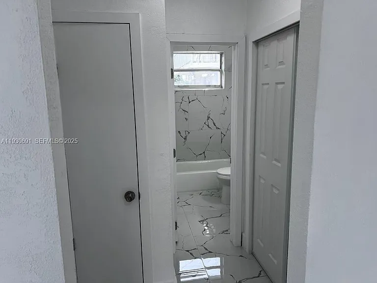 1131 SW 7th St #3 — Photo 6